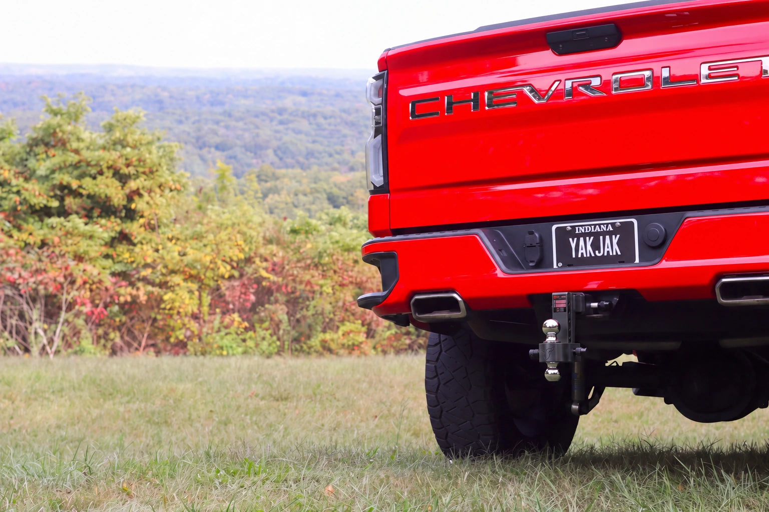 YakJak Black adjustable dual-ball hitch – installed on a truck